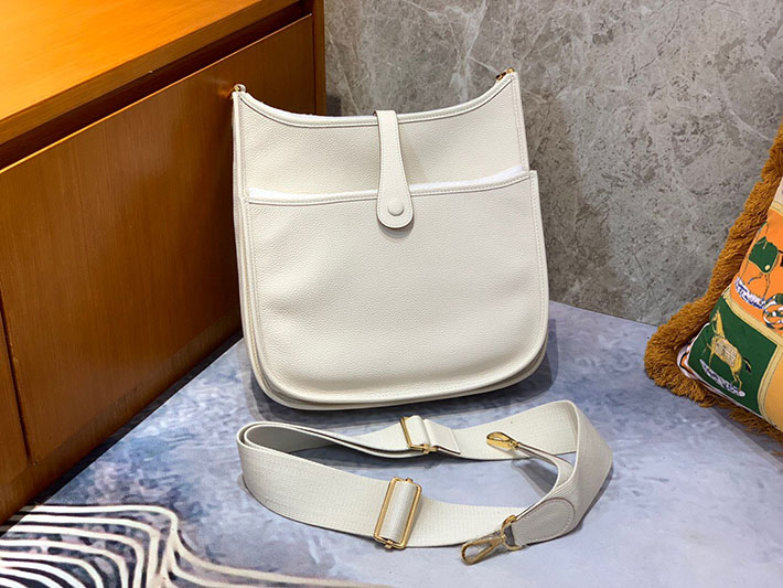 最高級HERMESスーパーコピー エルメスエヴリン29/PMコピー エヴリン3 29/PM クレ トリヨン ゴールド金具 新品 2024W1076 - 画像 (9)