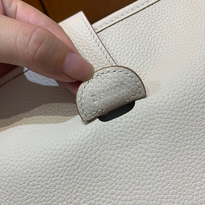 最高級HERMESスーパーコピー エルメスエヴリン29/PMコピー エヴリン3 29/PM クレ トリヨン ゴールド金具 新品 2024W1076 - 画像 (3)