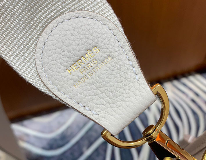 最高級HERMESスーパーコピー エルメスエヴリン29/PMコピー エヴリン3 29/PM クレ トリヨン ゴールド金具 新品 2024W1076 - 画像 (2)