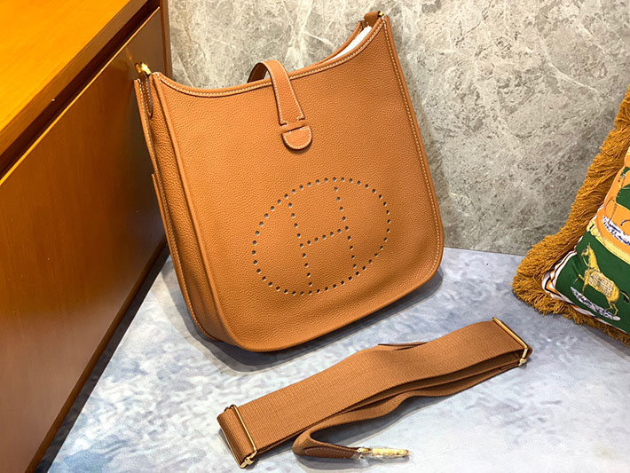 最高級HERMESスーパーコピー エルメスエヴリン29/PMコピー エヴリン3 29/PM トフィ トリヨン ゴールド金具 新品 2024W1077 - 画像 (9)