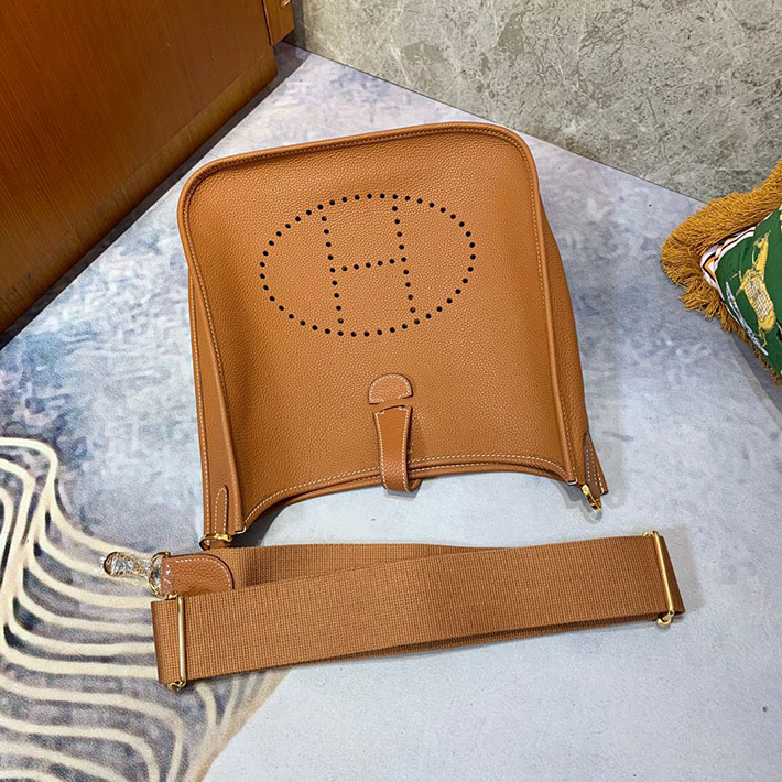 最高級HERMESスーパーコピー エルメスエヴリン29/PMコピー エヴリン3 29/PM トフィ トリヨン ゴールド金具 新品 2024W1077 - 画像 (7)