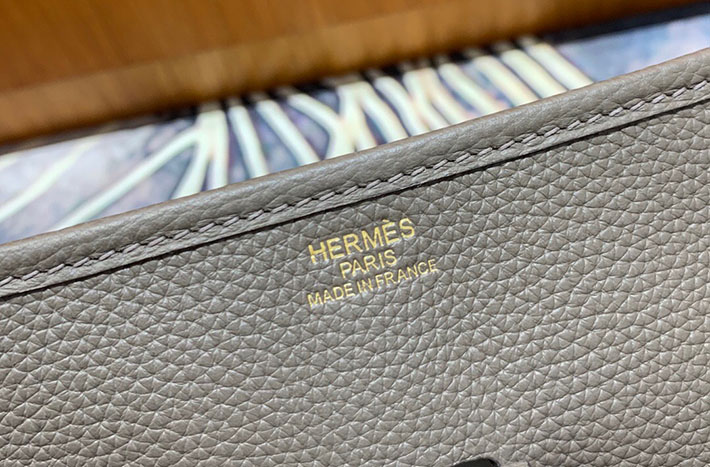 最高級HERMESスーパーコピー エルメスエヴリン29/PMコピー エヴリン3 29/PM グリアスファルト トリヨン ゴールド金具 新品 2024W1078 - 画像 (2)