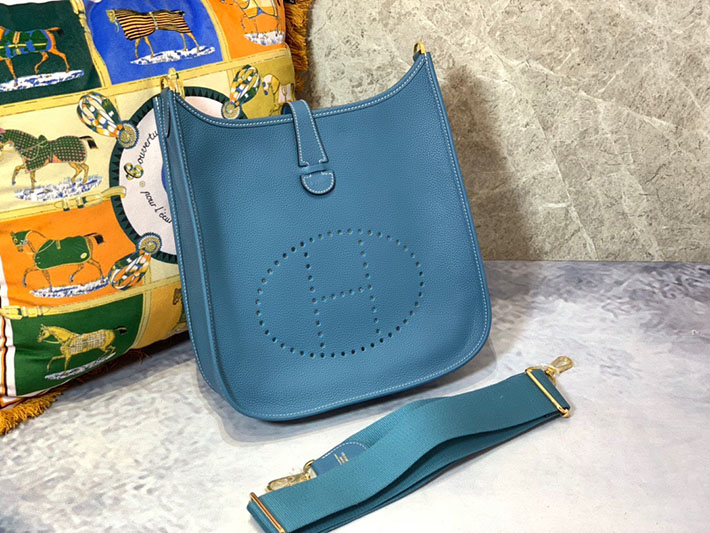 最高級HERMESスーパーコピー エルメスエヴリン29/PMコピー エヴリン3 29/PM ブルージーン トリヨン ゴールド金具 新品 2024W1079 - 画像 (9)