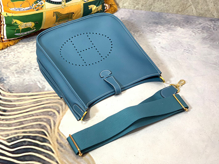 最高級HERMESスーパーコピー エルメスエヴリン29/PMコピー エヴリン3 29/PM ブルージーン トリヨン ゴールド金具 新品 2024W1079 - 画像 (8)