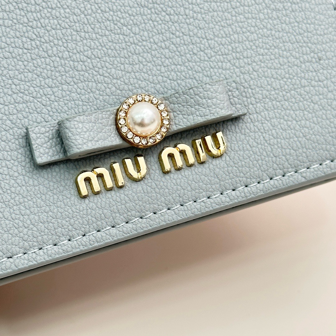 最高級MiuMiuスーパーコピー ミュウミュウ財布コピー ソフティパデッドレザー 折り財布 ライトブルー 5MV204_2DT7_F0637 レザー - 画像 (6)