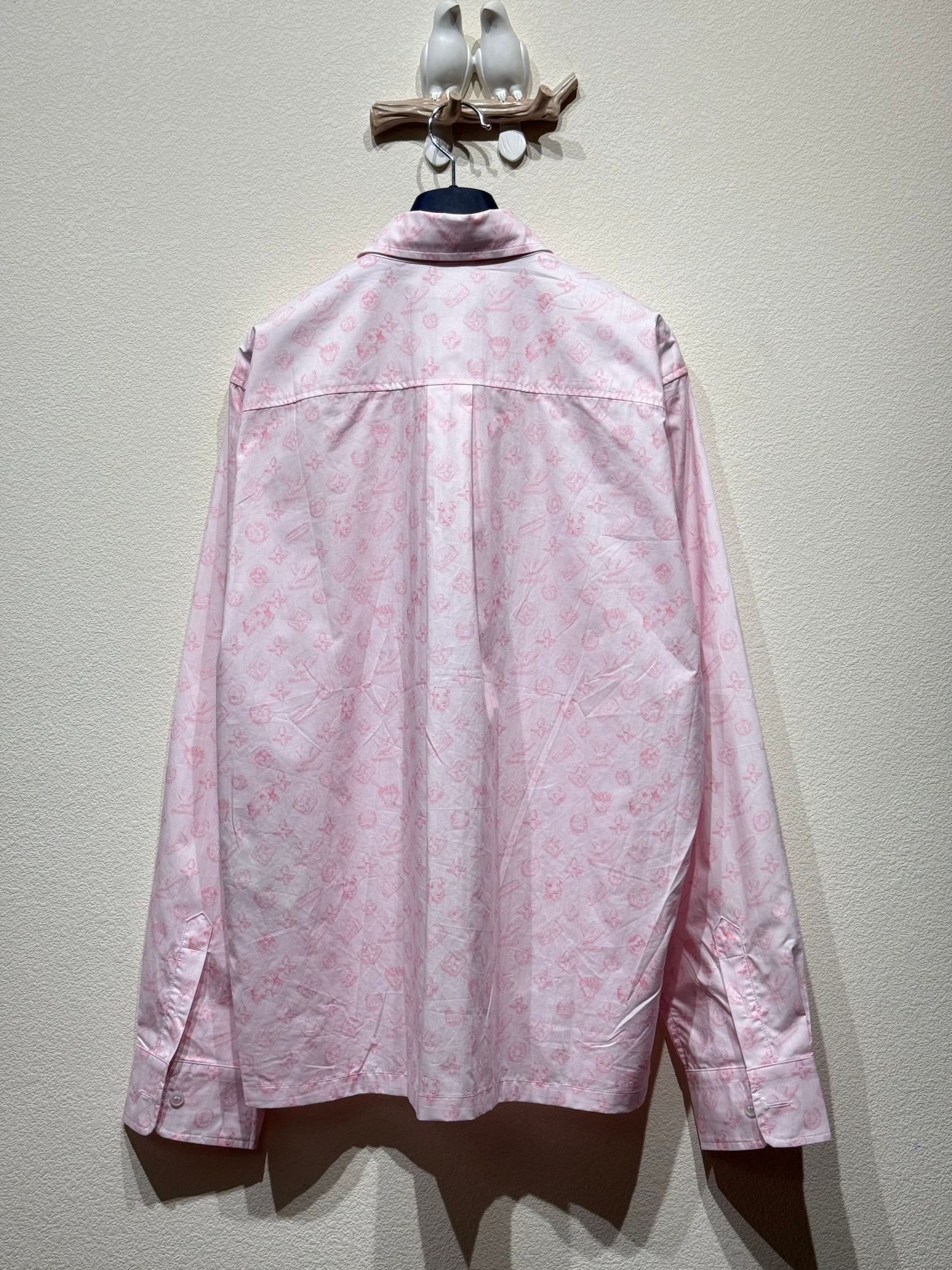 最高級ルイヴィトンスーパーコピー服 ルイヴィトンワイシャツコピー モノグラムプリントロングスリーブコットンシャツ 1AFQ06 コーラル ブラッシュ コットン100% - 画像 (6)