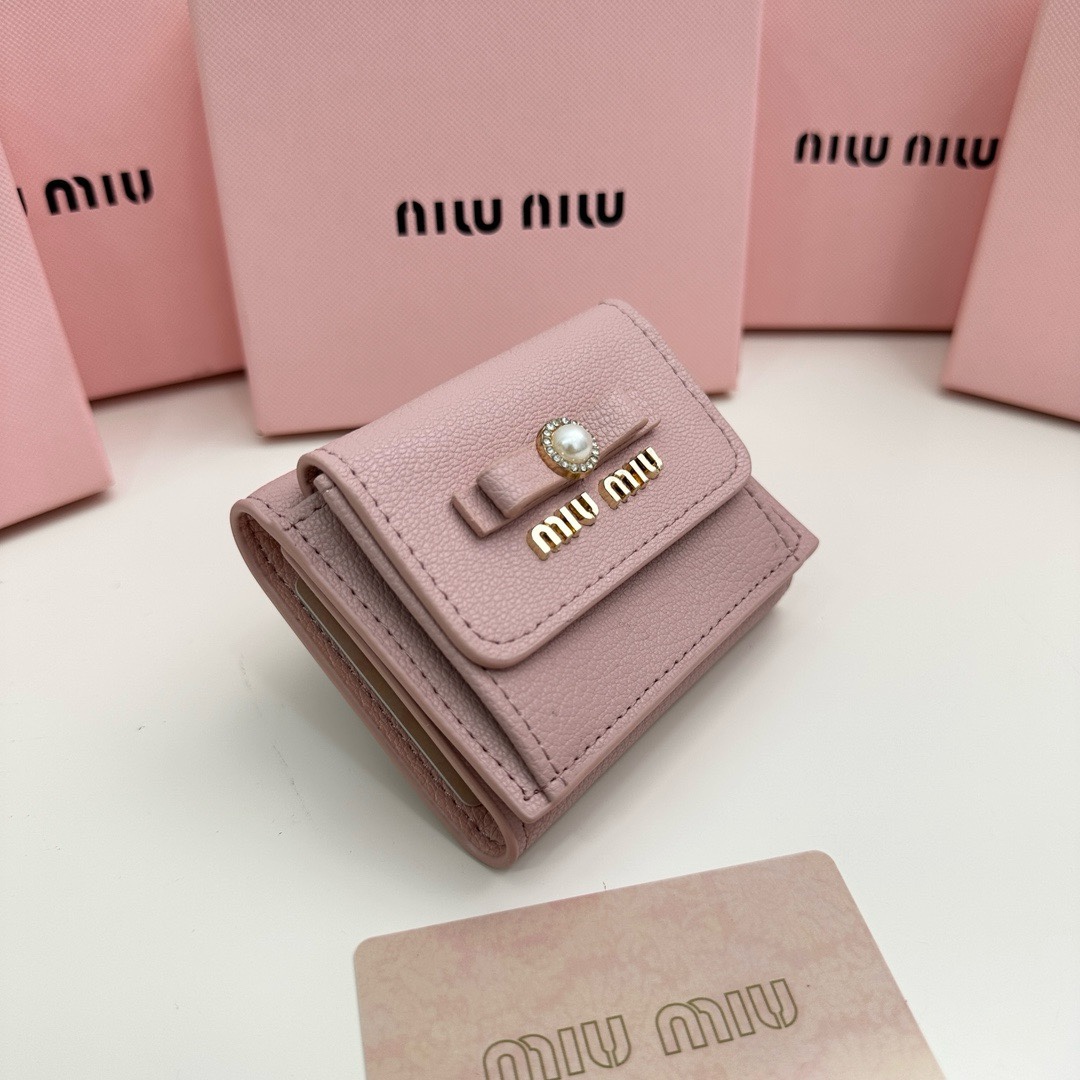最高級MiuMiuスーパーコピー ミュウミュウ財布コピー ヴィッテロダイノレザーフラップ付折り財布 ピンク 5MH043_2FPP_F0E18 レザー - 画像 (9)