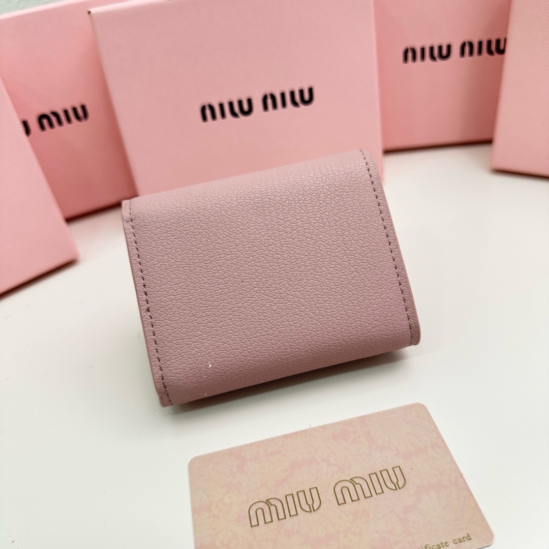 最高級MiuMiuスーパーコピー ミュウミュウ財布コピー ヴィッテロダイノレザーフラップ付折り財布 ピンク 5MH043_2FPP_F0E18 レザー - 画像 (8)