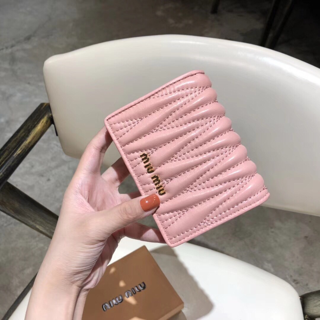 最高級MiuMiuスーパーコピー ミュウミュウ財布コピー マテラッセレザー 折り財布 ピンク 5MV204_2FPP_F0E18 レザー - 画像 (7)