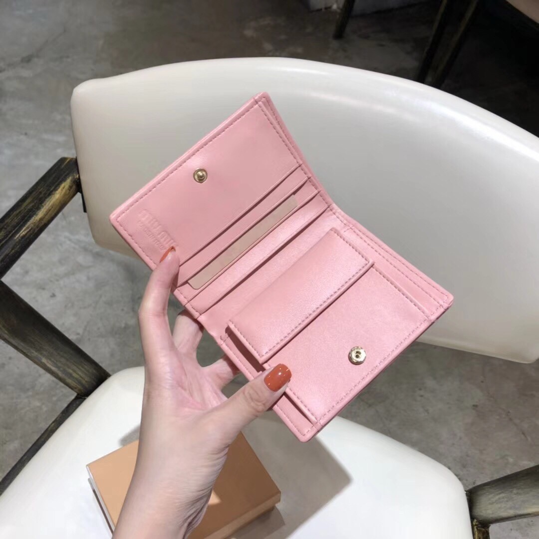 最高級MiuMiuスーパーコピー ミュウミュウ財布コピー マテラッセレザー 折り財布 ピンク 5MV204_2FPP_F0E18 レザー - 画像 (5)