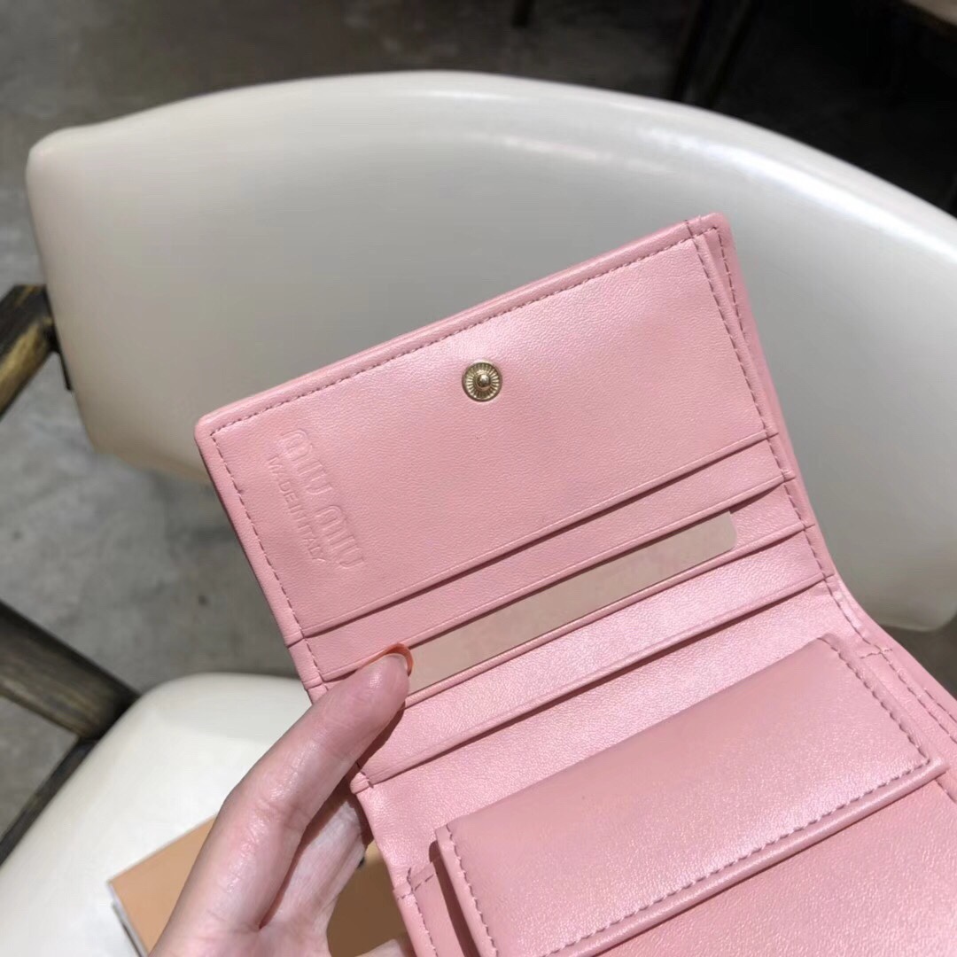 最高級MiuMiuスーパーコピー ミュウミュウ財布コピー マテラッセレザー 折り財布 ピンク 5MV204_2FPP_F0E18 レザー - 画像 (4)