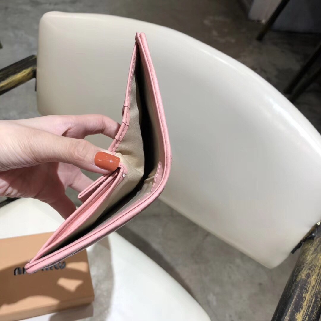 最高級MiuMiuスーパーコピー ミュウミュウ財布コピー マテラッセレザー 折り財布 ピンク 5MV204_2FPP_F0E18 レザー - 画像 (3)