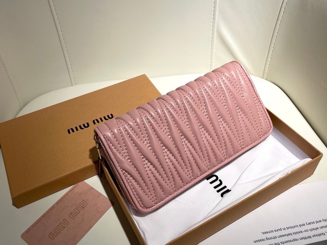 最高級MiuMiuスーパーコピー ミュウミュウ財布コピー マテラッセレザー ジップアラウンド長財布 ピンク 5ML506_2FPP_F0E18 レザー - 画像 (7)
