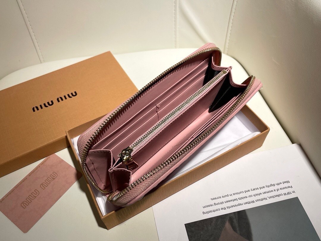 最高級MiuMiuスーパーコピー ミュウミュウ財布コピー マテラッセレザー ジップアラウンド長財布 ピンク 5ML506_2FPP_F0E18 レザー - 画像 (4)