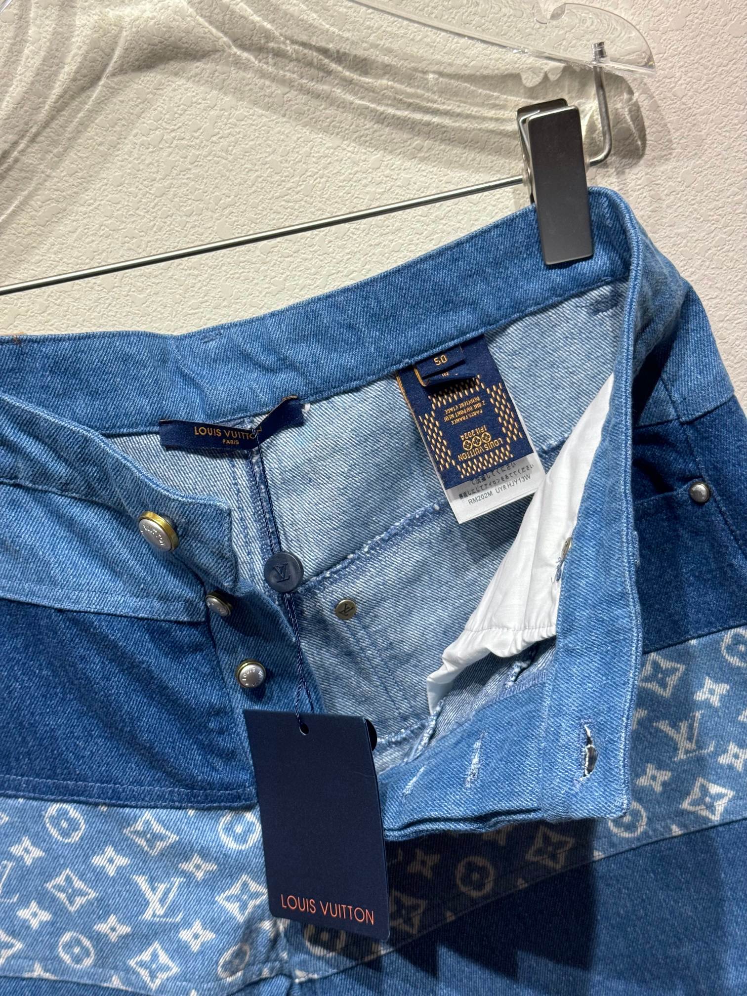 最高級ルイヴィトンスーパーコピー服 ルイヴィトンハーフパンツコピー ストライプパッチワークデニムショーツ 1AFQG1 インディゴ コットン100% - 画像 (4)