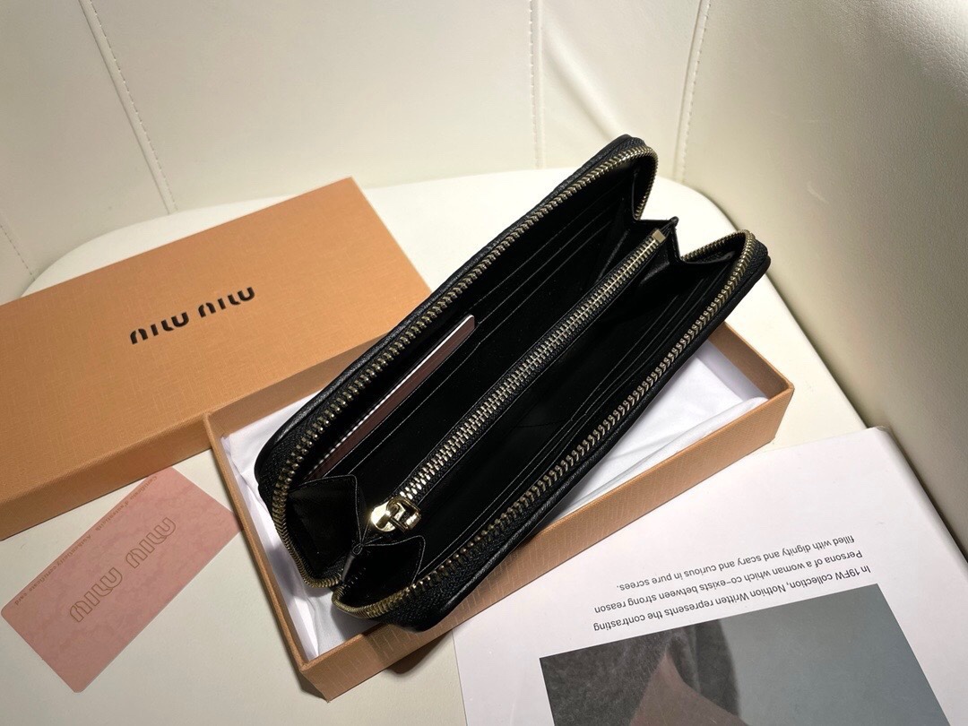 最高級MiuMiuスーパーコピー ミュウミュウ財布コピー マテラッセレザー ジップアラウンド長財布 ブラック 5ML506_2FPP_F0002 レザー - 画像 (4)