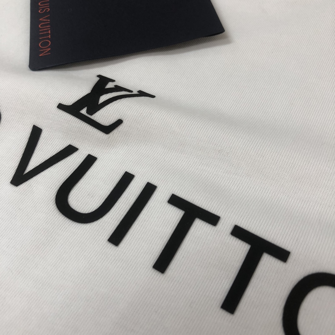 最高級ルイヴィトンスーパーコピー服 ルイヴィトンTシャツコピー ショートスリーブコットンクルーネック コットン100% ブラック ホワイト 202405099 - 画像 (12)
