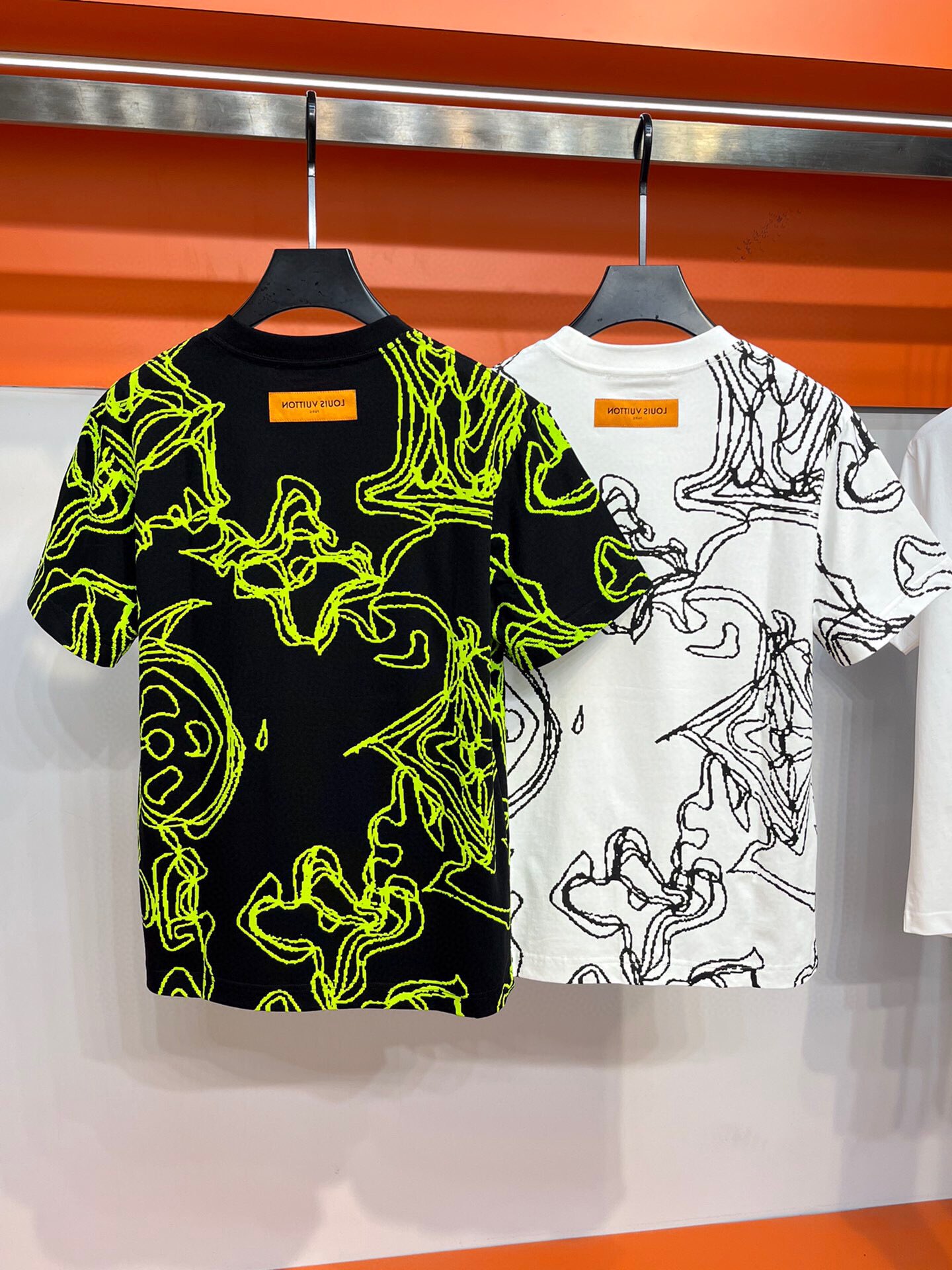 最高級ルイヴィトンスーパーコピー服 ルイヴィトンTシャツコピー エンブロイダードコットンTシャツ コットン100% ブラック 202405106 - 画像 (7)