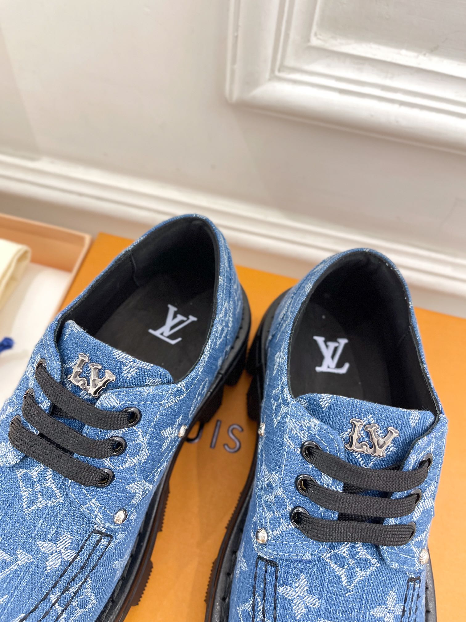 最高級ルイヴィトンスーパーコピー靴 ルイヴィトンスニーカーコピー LV トレイナー マキシ・ライン スニーカー ブルーデニム カーフレザー【新品】202405120 - 画像 (3)