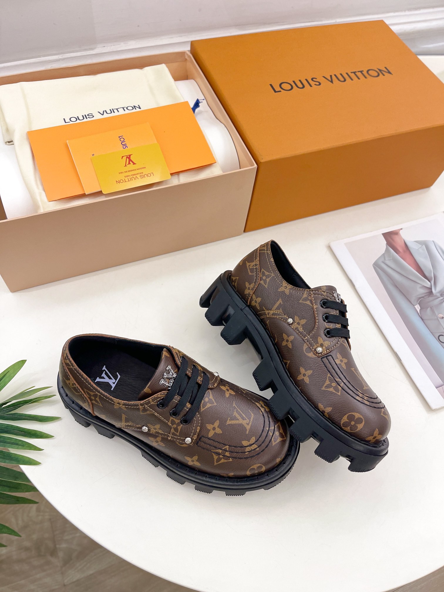 最高級ルイヴィトンスーパーコピー靴 ルイヴィトンスニーカーコピー LV トレイナー マキシ・ライン スニーカー ダークブラウン カーフレザー【新品】202405121 - 画像 (6)