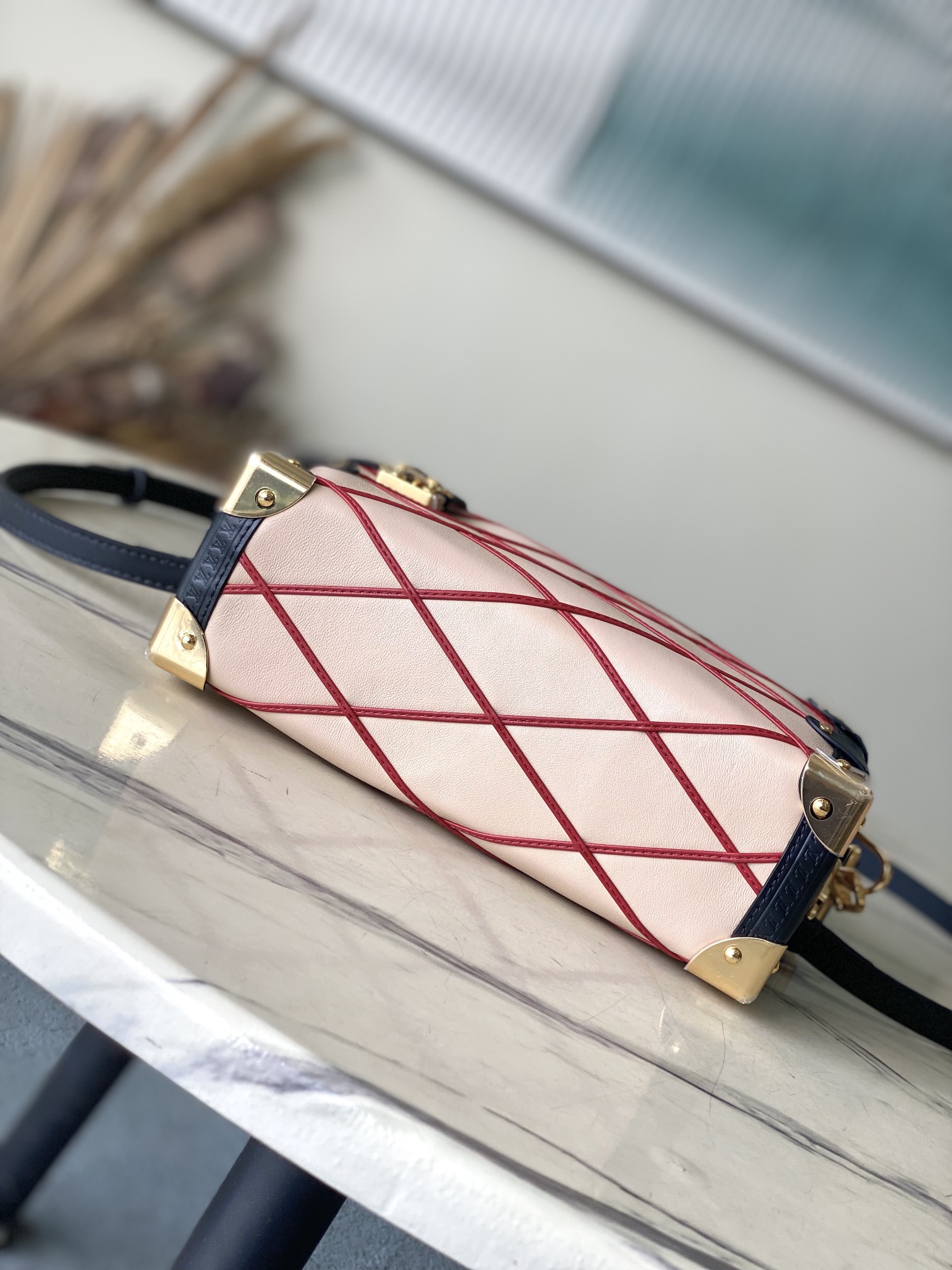 最高級ルイヴィトンスーパーコピー ルイヴィトン クロスボディバッグ コピー サイドトランク PM ベージュ / レッド M24403 ラムレザー ゴールド金具 - 画像 (7)