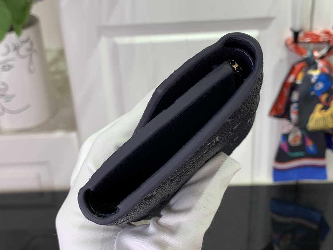 最高級ルイヴィトンスーパーコピー ルイヴィトン財布コピー ポルトフォイユ・ヴィクトリーヌ ネイビー ブルー M83590 モノグラム・アンプラント レザー ゴールド金具 - 画像 (5)