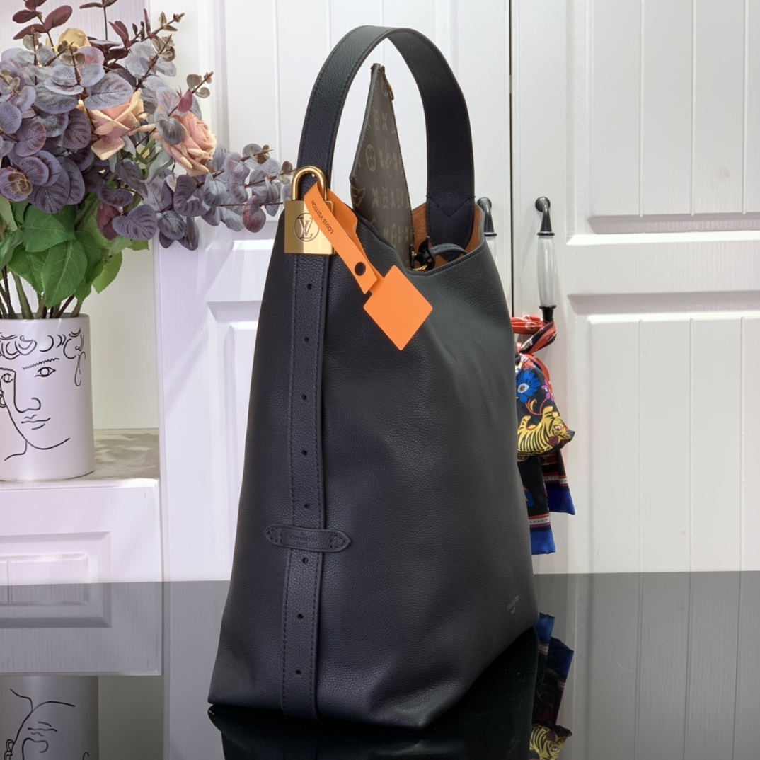 最高級ルイヴィトンスーパーコピー ルイヴィトン クロスボディバッグ コピー ロウキー・ホーボー MM ブラック M24856 グレインカーフレザー ゴールド金具 - 画像 (9)