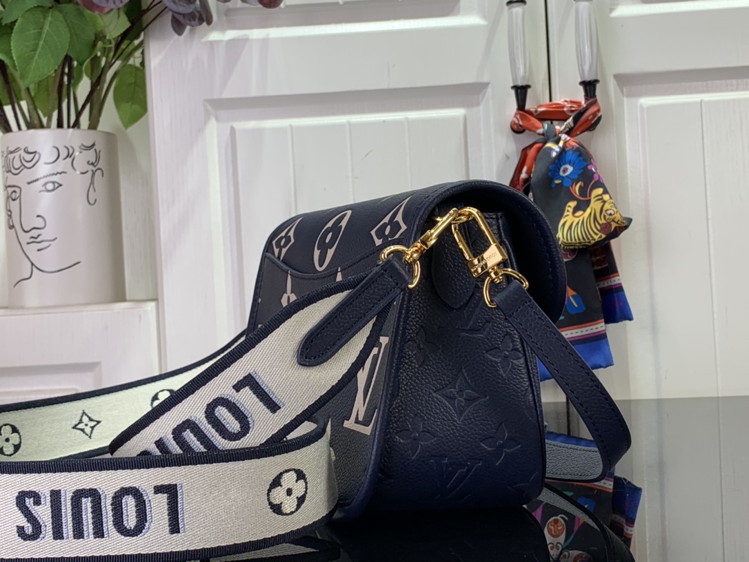 最高級ルイヴィトンスーパーコピー ルイヴィトン ショルダーバッグ コピー ディアヌ NM PM ネイビー ブルー / クレーム M47161 モノグラム・アンプラント レザー ゴールド金具 - 画像 (9)