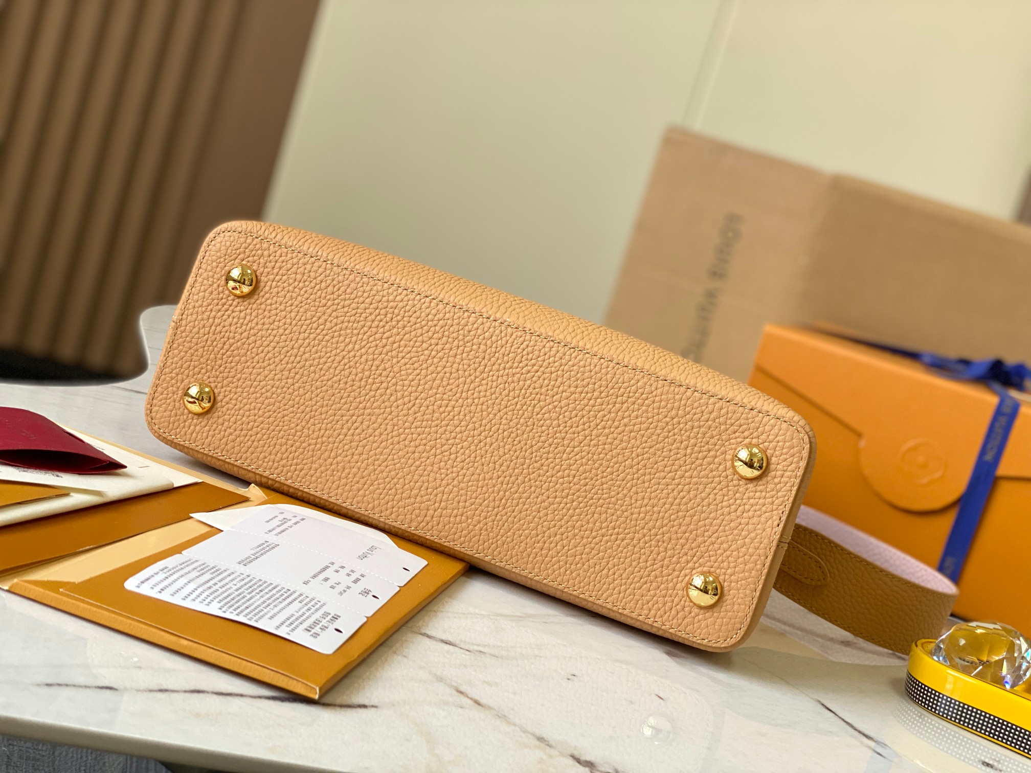 最高級ルイヴィトンスーパーコピー ルイヴィトン ハンドバッグ コピー カプシーヌ MM ベージュ×ピンク M22206 トリヨンレザー ゴールド金具 - 画像 (7)
