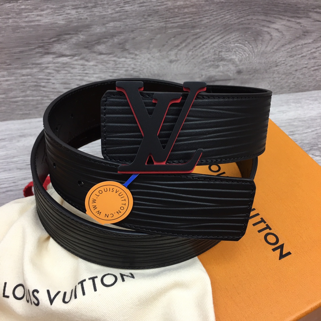 最高級ルイヴィトンスーパーコピー ルイヴィトンベルトコピー ベルト・LV イニシャル 40MM リバーシブル ブラック M8609U エピ ブラック金具 - 画像 (2)