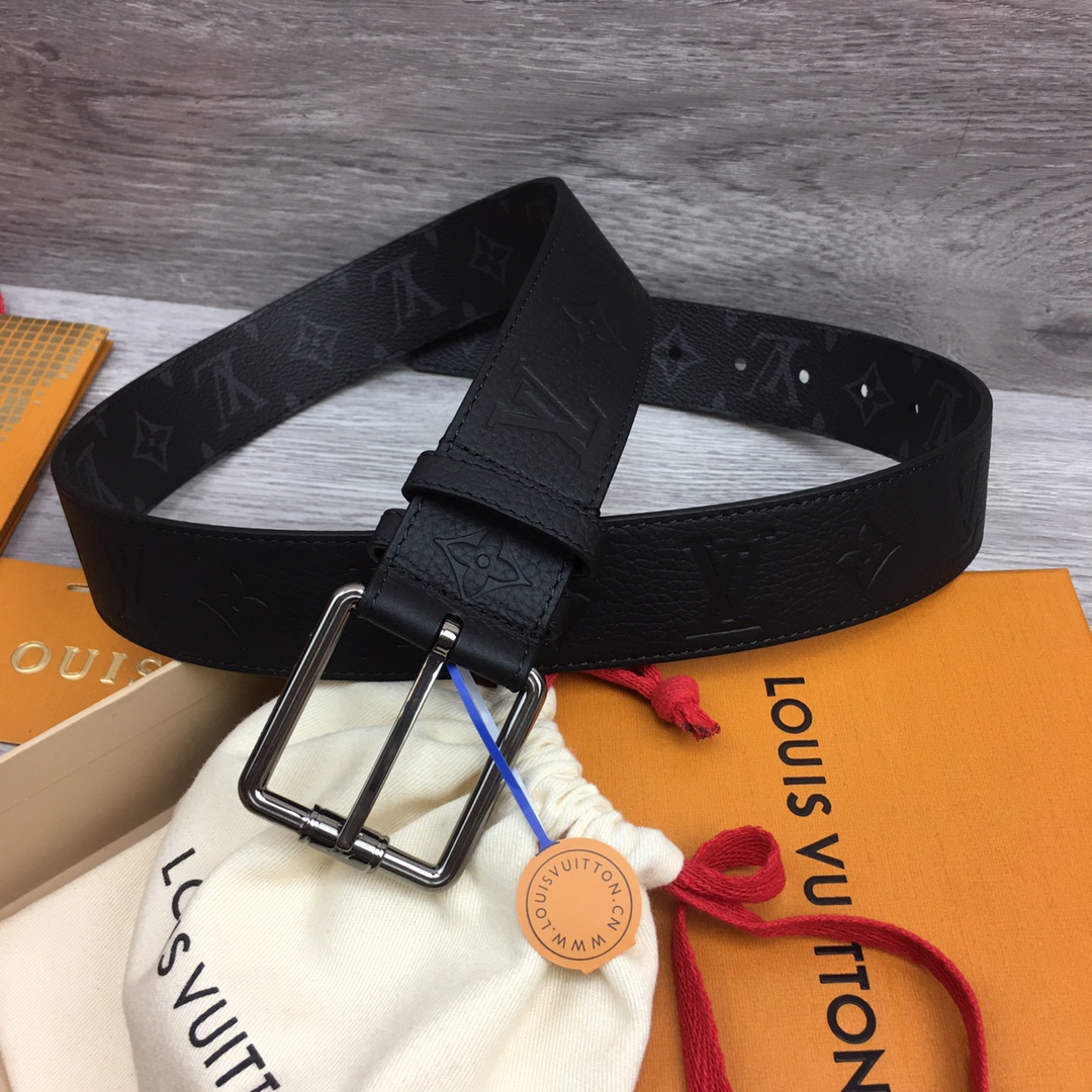 最高級ルイヴィトンスーパーコピー ルイヴィトンベルトコピー ベルト・LV イニシャル 40MM ブラック M0449Q モノグラム・パターンをエンボス加工したトリヨンレザー シルバー金具 - 画像 (4)