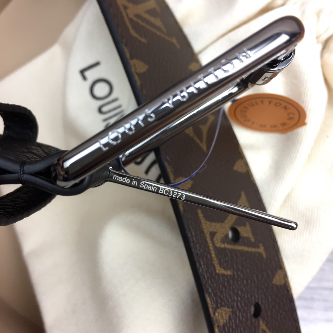 最高級ルイヴィトンスーパーコピー ルイヴィトンベルトコピー ベルト・LV ピラミッド 40MM ダークブラウン M0422U モノグラム・キャンバス シルバー金具 - 画像 (6)