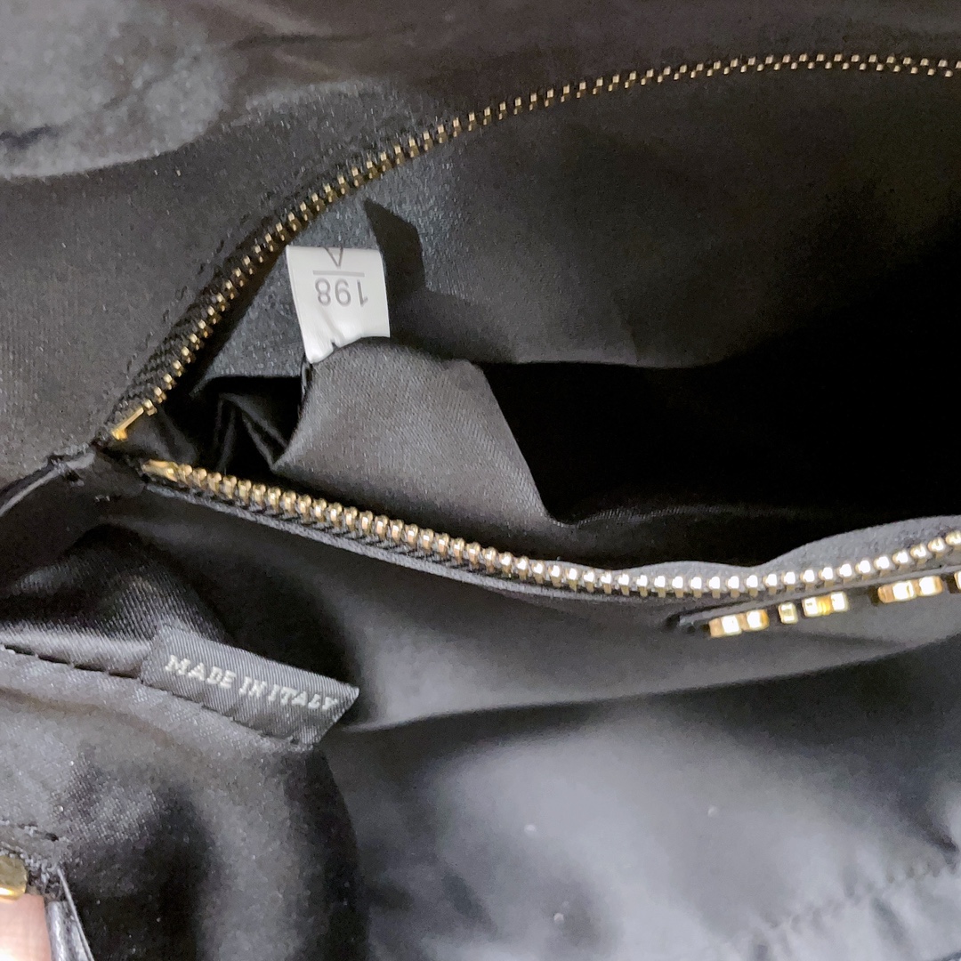 最高級MiuMiuスーパーコピー ミュウミュウバッグコピー アルカディ マテラッセレザー バッグ ブラック 5BB124_N88_F0002_V_OOO レザー ゴールド金具 - 画像 (2)