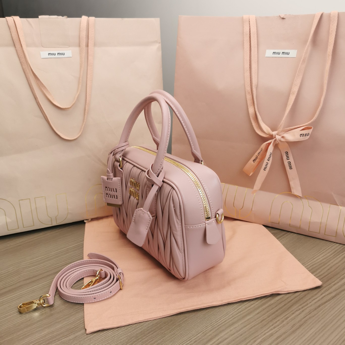 最高級MiuMiuスーパーコピー ミュウミュウバッグコピー アルカディ マテラッセレザー バッグ ピンク 5BB124_N88_F0E18_V_OOO レザー ゴールド金具 - 画像 (8)