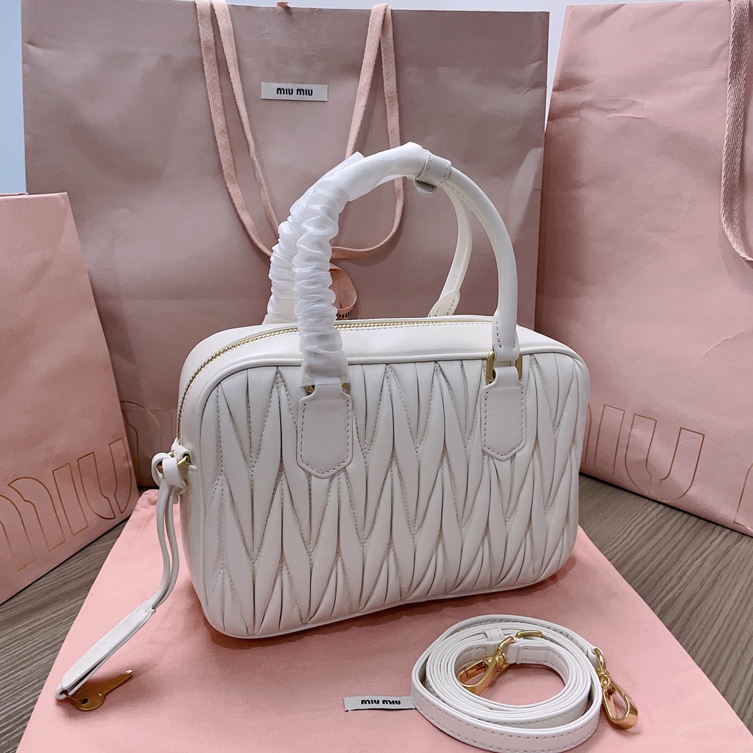 最高級MiuMiuスーパーコピー ミュウミュウバッグコピー アルカディ マテラッセレザー バッグ ホワイト 5BB124_N88_F0009_V_OOO レザー ゴールド金具 - 画像 (8)