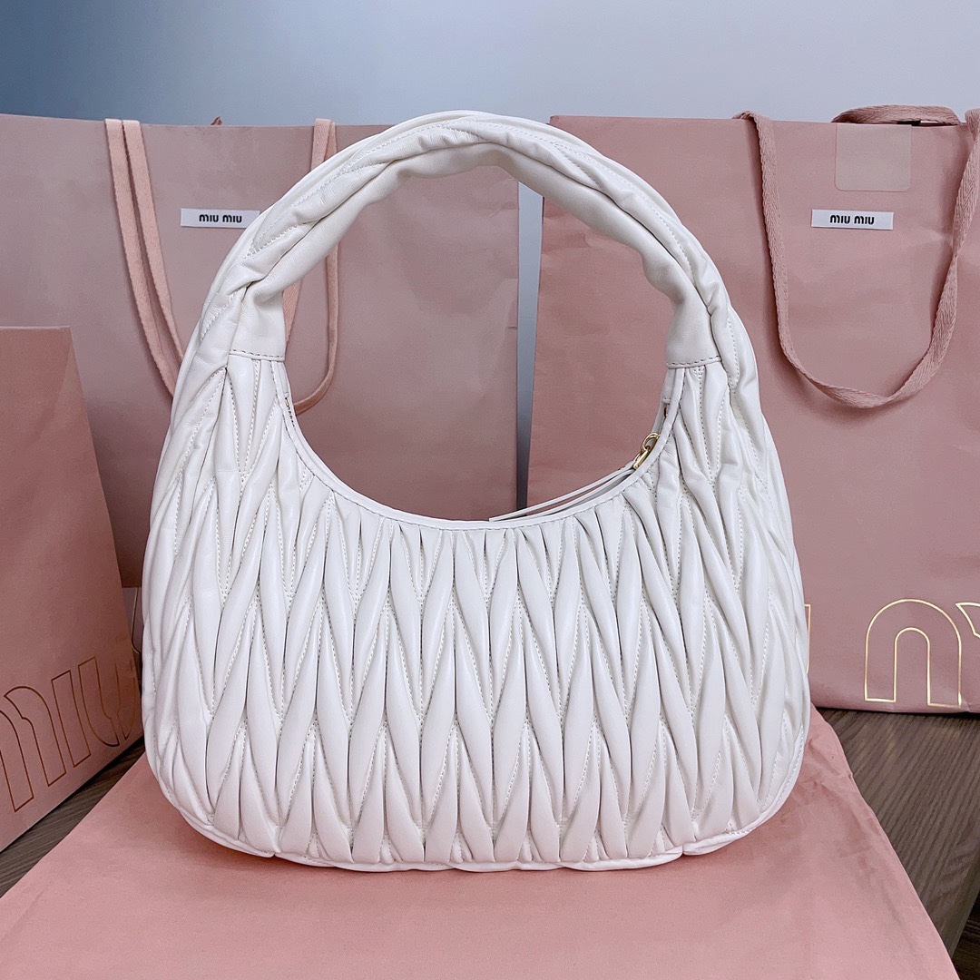最高級MiuMiuスーパーコピー ミュウミュウバッグコピー ワンダー マテラッセレザー ホーボーバッグ ホワイト 5BC108_N88_F0009_V_OOY レザー ゴールド金具 - 画像 (8)