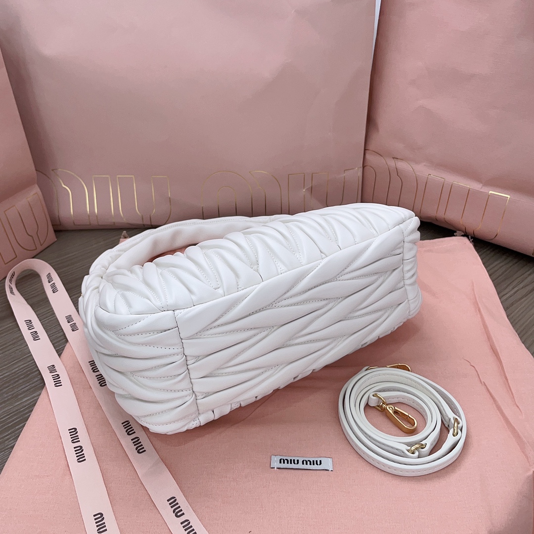 最高級MiuMiuスーパーコピー ミュウミュウバッグコピー ワンダー マテラッセレザー ホーボーバッグ ホワイト 5BC153_N88_F0009_V_OOO レザー ゴールド金具 - 画像 (7)