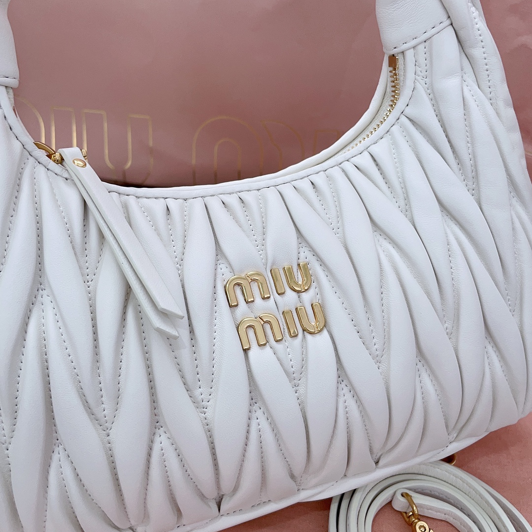 最高級MiuMiuスーパーコピー ミュウミュウバッグコピー ワンダー マテラッセレザー ホーボーバッグ ホワイト 5BC153_N88_F0009_V_OOO レザー ゴールド金具 - 画像 (6)