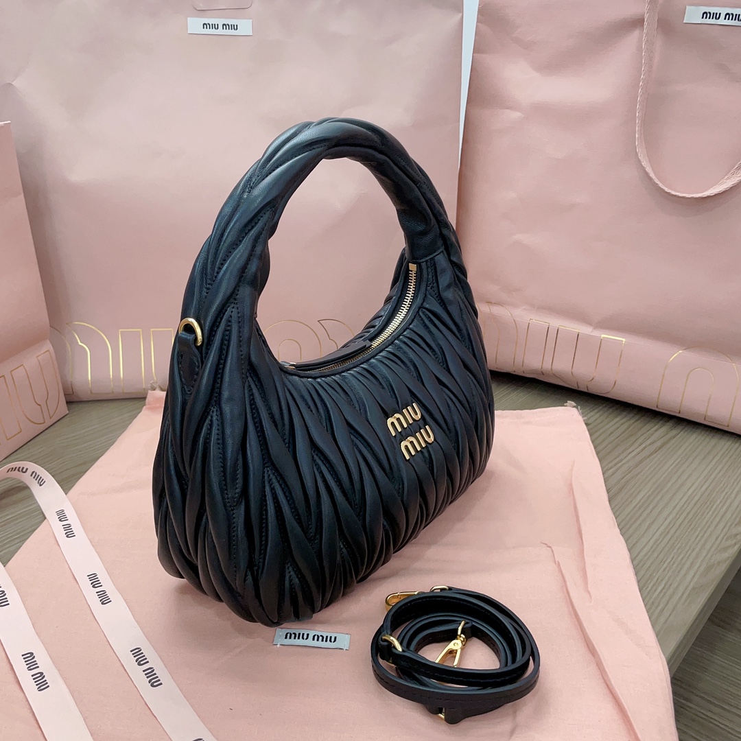 最高級MiuMiuスーパーコピー ミュウミュウバッグコピー ワンダー マテラッセレザー ホーボーバッグ ブラック 5BC153_N88_F0002_V_OOO レザー ゴールド金具 - 画像 (9)