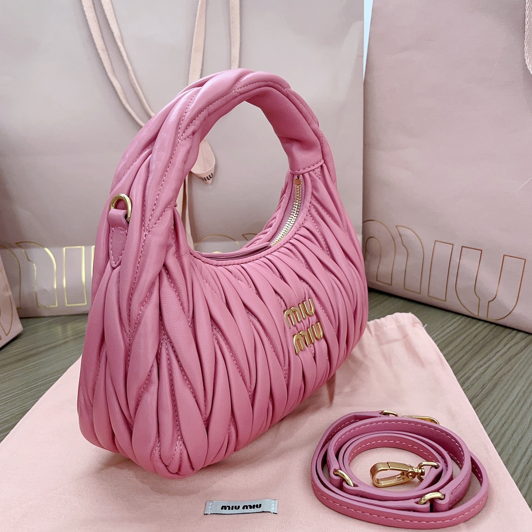 最高級MiuMiuスーパーコピー ミュウミュウバッグコピー ワンダー マテラッセレザー ホーボーバッグ ピンク 5BC125_N88_F0638_V_OOY レザー ゴールド金具 - 画像 (9)