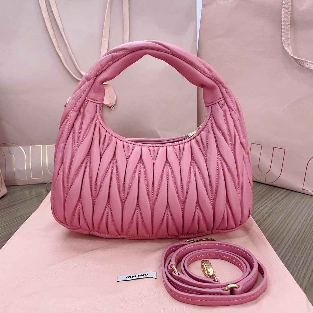 最高級MiuMiuスーパーコピー ミュウミュウバッグコピー ワンダー マテラッセレザー ホーボーバッグ ピンク 5BC125_N88_F0638_V_OOY レザー ゴールド金具 - 画像 (8)