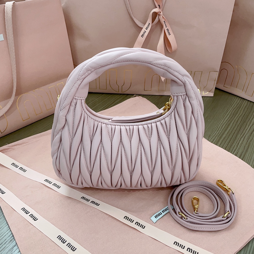 最高級MiuMiuスーパーコピー ミュウミュウバッグコピー ワンダー マテラッセレザー ホーボーバッグ ピンク 5BC125_N88_F0E18_V_OOY レザー ゴールド金具 - 画像 (8)
