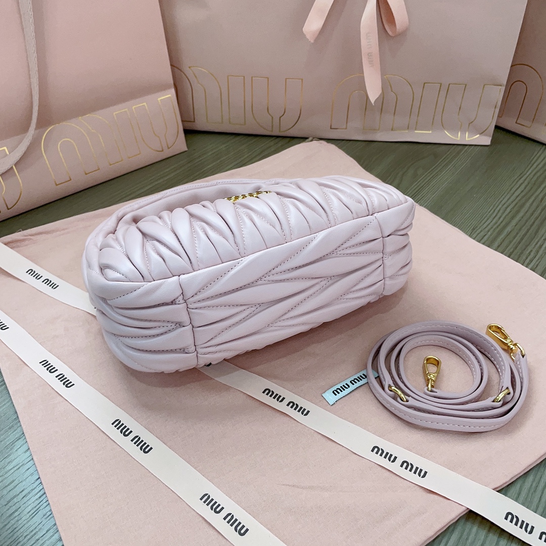 最高級MiuMiuスーパーコピー ミュウミュウバッグコピー ワンダー マテラッセレザー ホーボーバッグ ピンク 5BC125_N88_F0E18_V_OOY レザー ゴールド金具 - 画像 (7)
