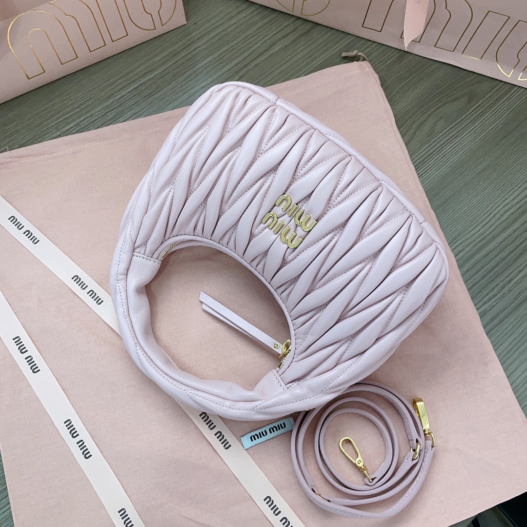最高級MiuMiuスーパーコピー ミュウミュウバッグコピー ワンダー マテラッセレザー ホーボーバッグ ピンク 5BC125_N88_F0E18_V_OOY レザー ゴールド金具 - 画像 (2)