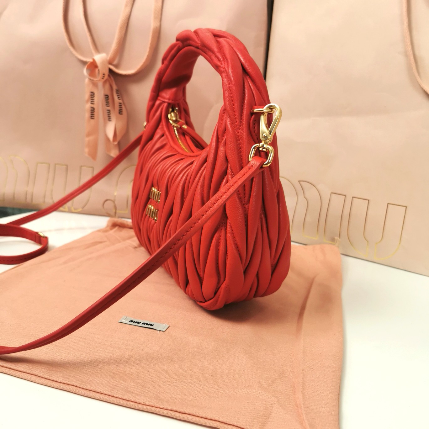 最高級MiuMiuスーパーコピー ミュウミュウバッグコピー ワンダー マテラッセレザー ホーボーバッグ オレンジ 5BC125_N88_F0049_V_OOY レザー ゴールド金具 - 画像 (8)