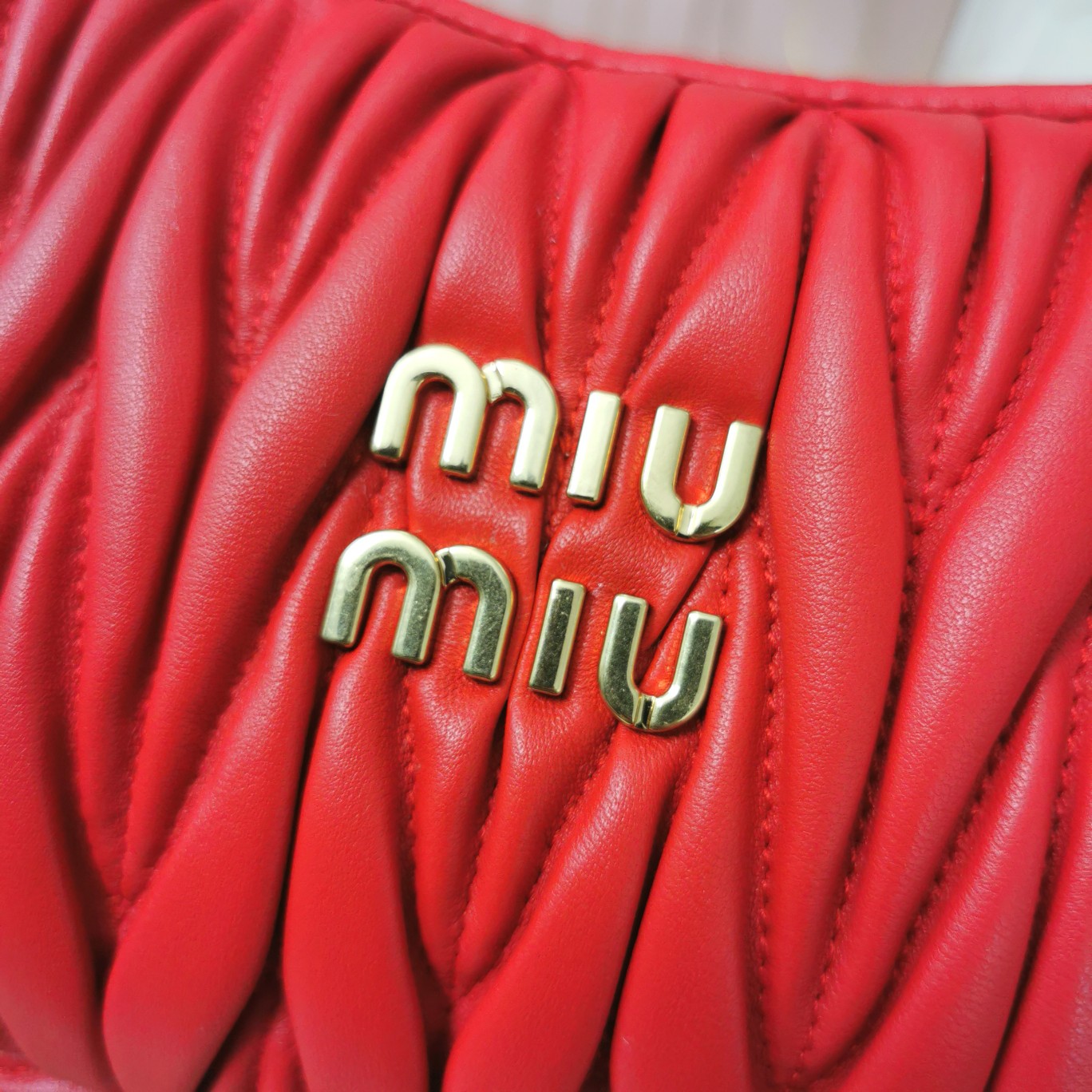 最高級MiuMiuスーパーコピー ミュウミュウバッグコピー ワンダー マテラッセレザー ホーボーバッグ オレンジ 5BC125_N88_F0049_V_OOY レザー ゴールド金具 - 画像 (6)