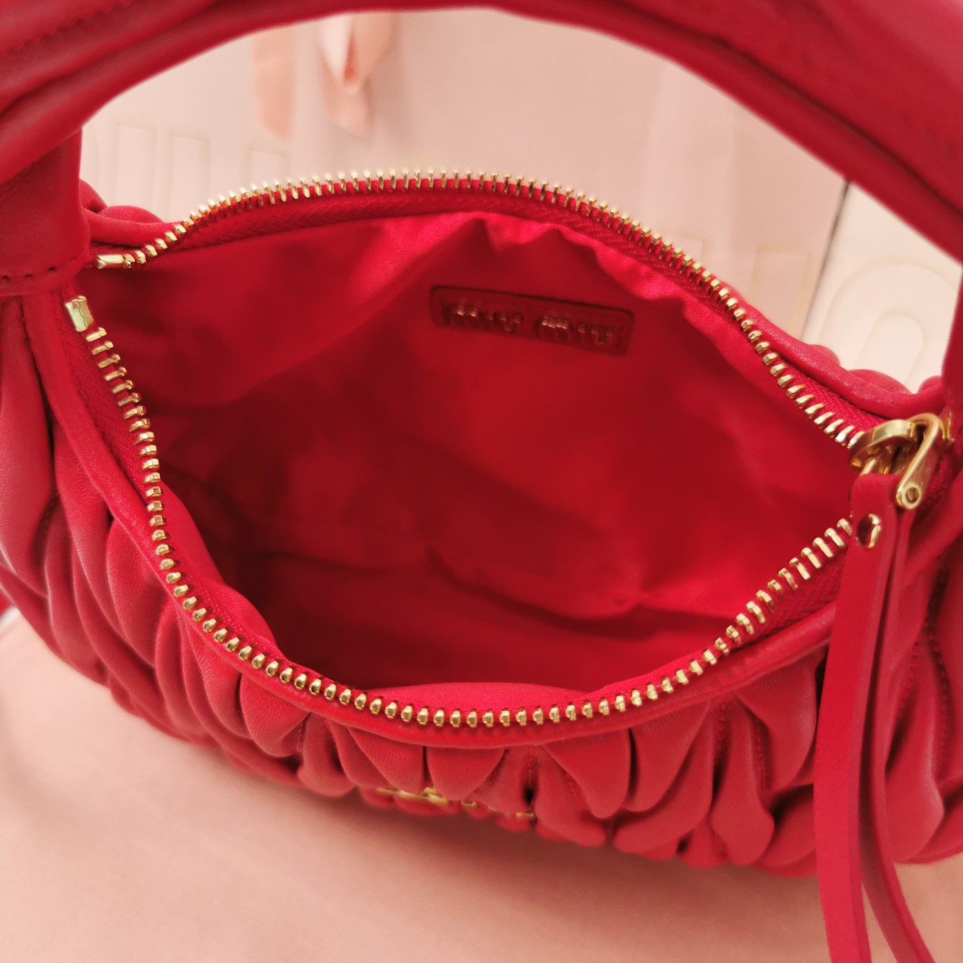 最高級MiuMiuスーパーコピー ミュウミュウバッグコピー ワンダー マテラッセレザー ホーボーバッグ オレンジ 5BC125_N88_F0049_V_OOY レザー ゴールド金具 - 画像 (4)
