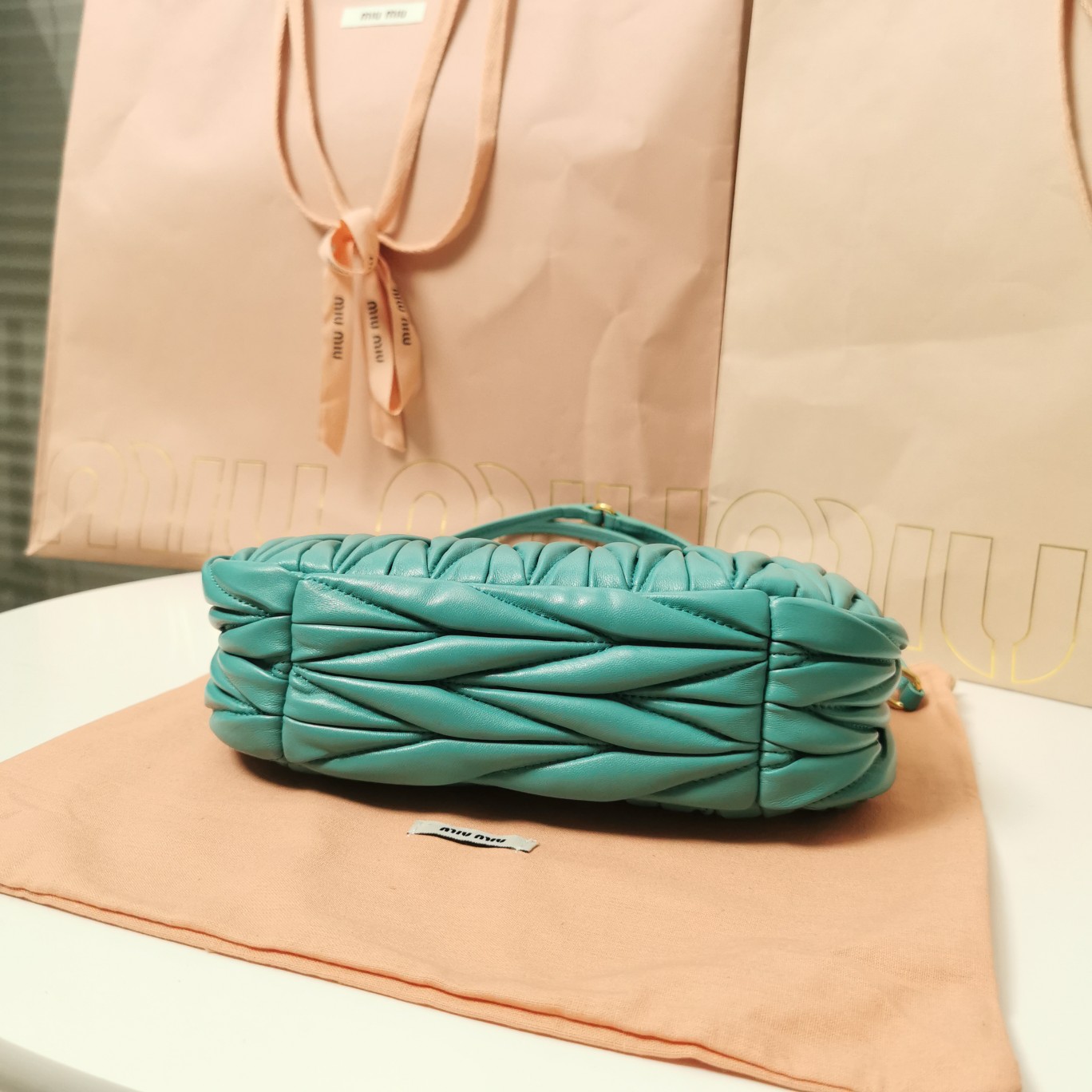 最高級MiuMiuスーパーコピー ミュウミュウバッグコピー ワンダー マテラッセレザー ホーボーバッグ サルビアグリーン 5BC125_N88_F0092_V_OOY レザー ゴールド金具 - 画像 (7)