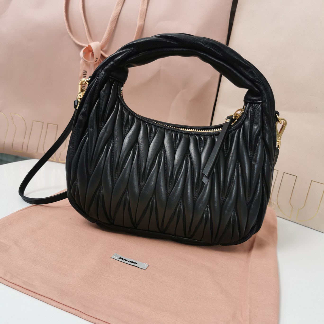 最高級MiuMiuスーパーコピー ミュウミュウバッグコピー ワンダー マテラッセレザー ホーボーバッグ ブラック 5BC125_N88_F0002_V_OOY レザー ゴールド金具 - 画像 (9)