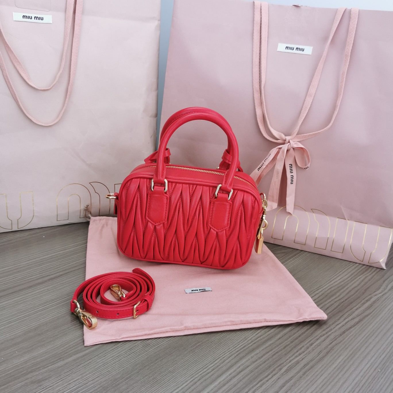 最高級MiuMiuスーパーコピー ミュウミュウバッグコピー アルカディ マテラッセレザー バッグ レッド 5BB123_N88_F0011_V_YOO レザー ゴールド金具 - 画像 (9)